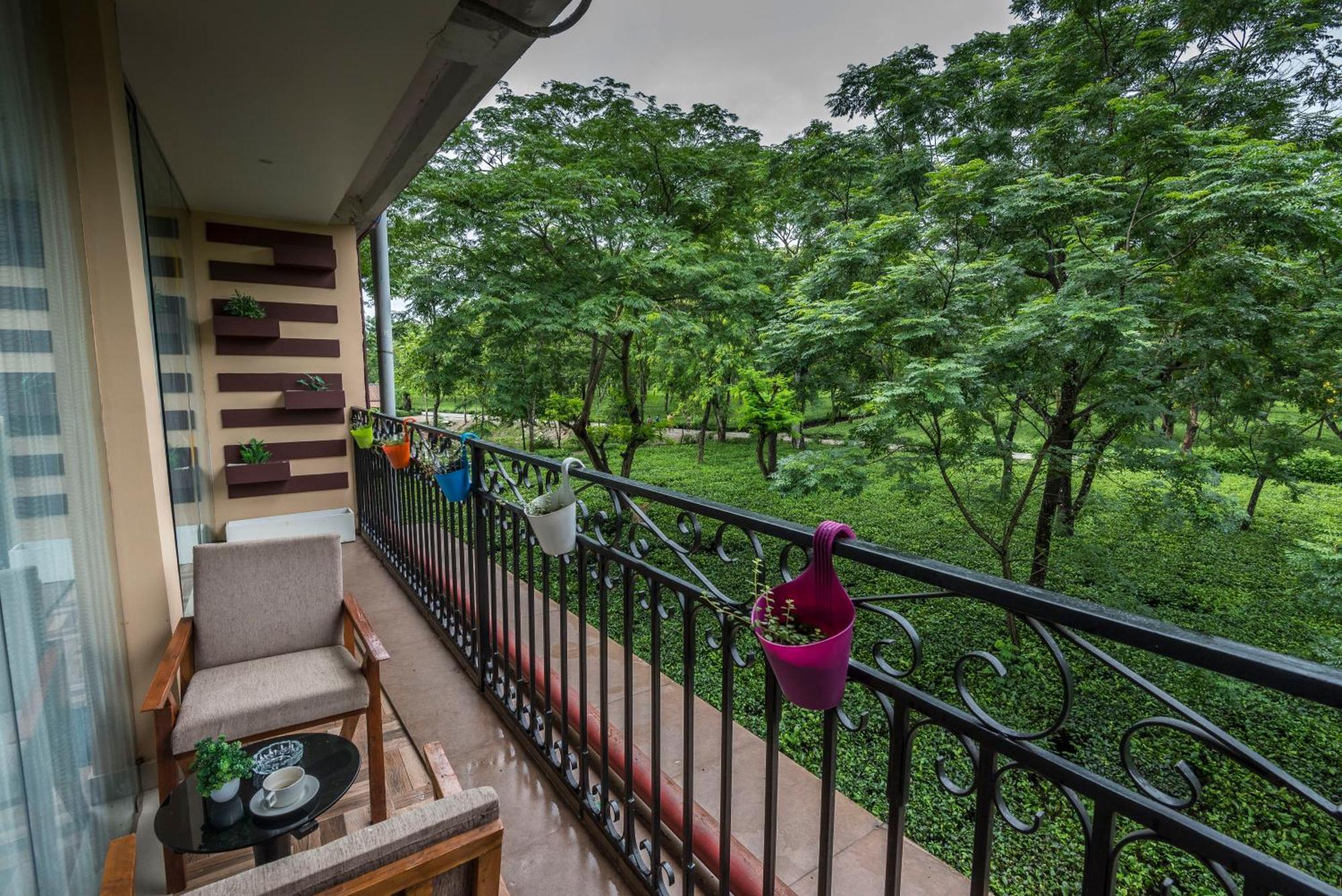 Hotel Tusker Tea County à Chālsa Extérieur photo